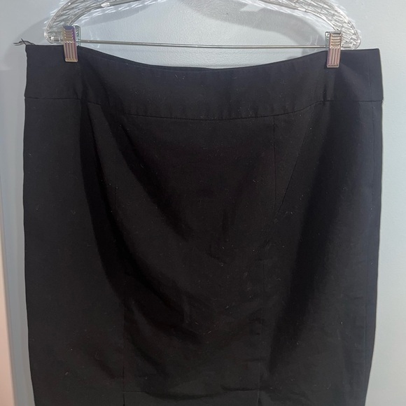 Liz claiborne- black skirt - Picture 4 of 6